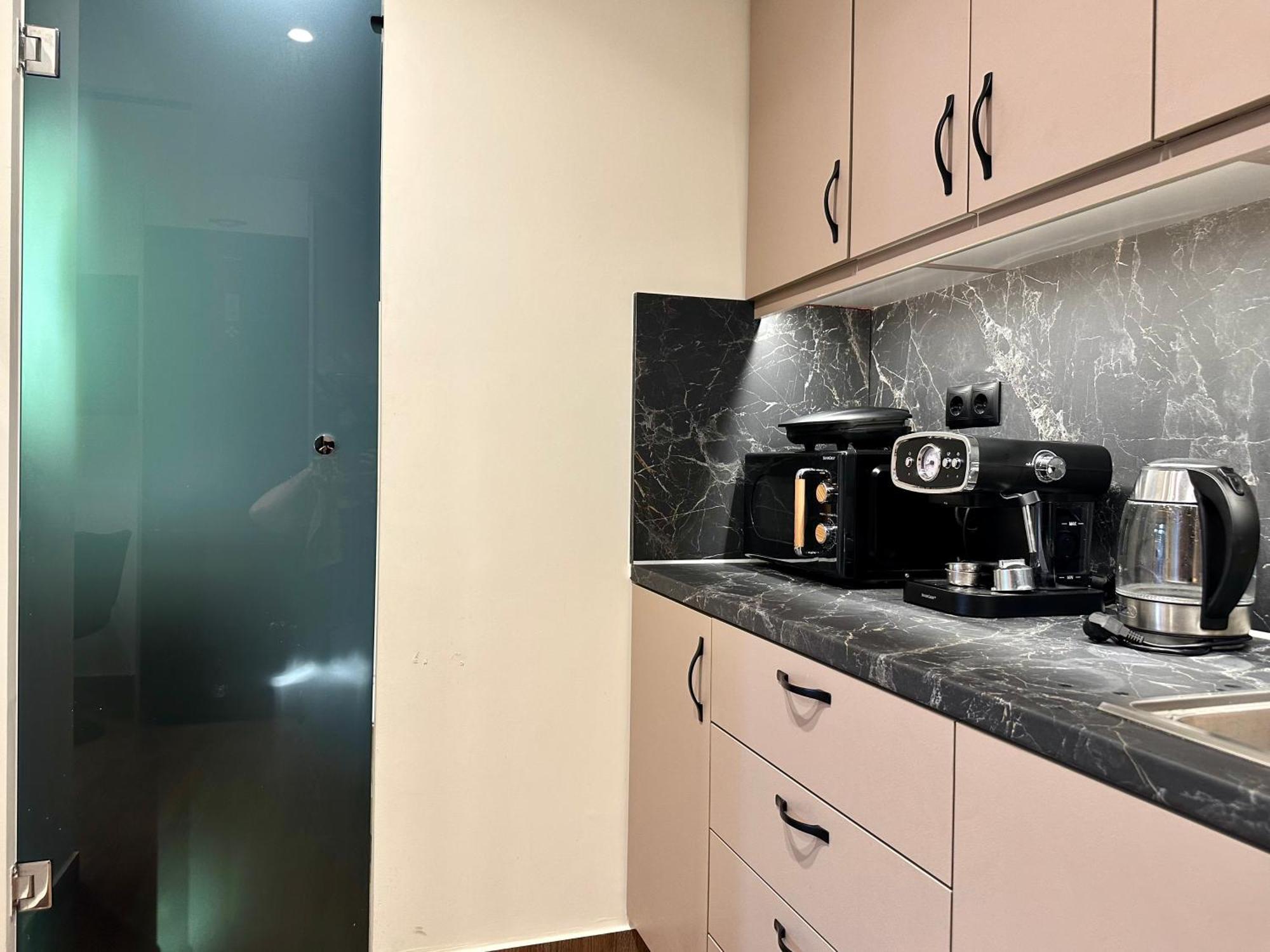 T&T Luxury Apartments - Rooftop Jacuzzi Atene Esterno foto